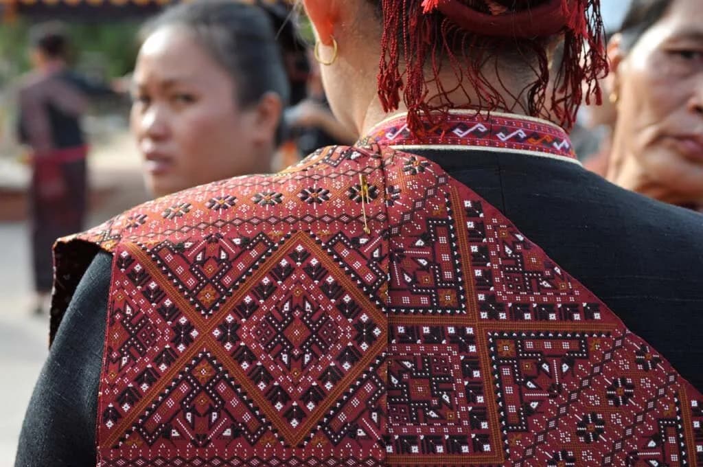 ผ้าแพรวา ผืนผ้าที่พระองค์ทรงพัฒนาให้กว้างขึ้นและละเอียดขึ้น